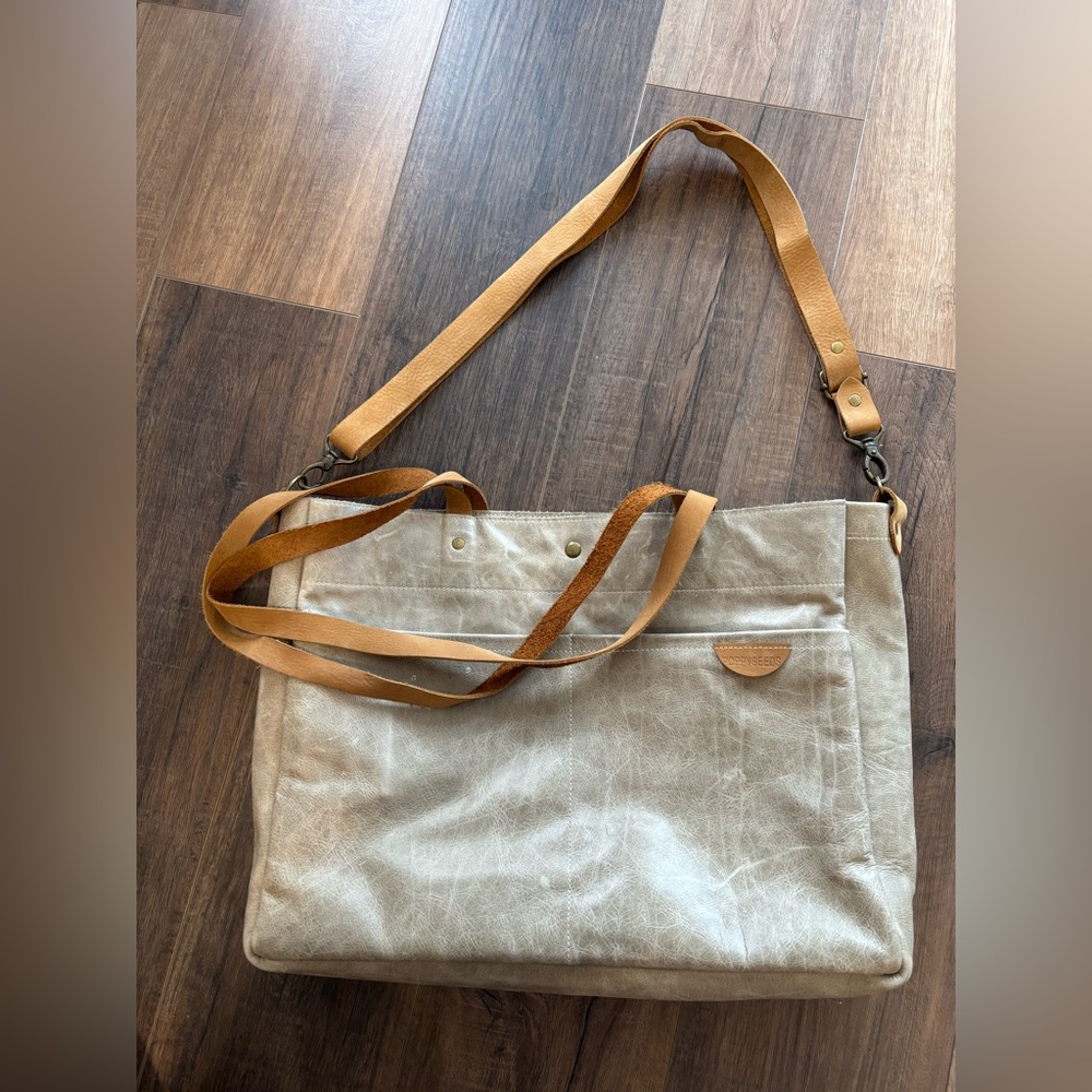 Handmade poppyseeds leather goods bag